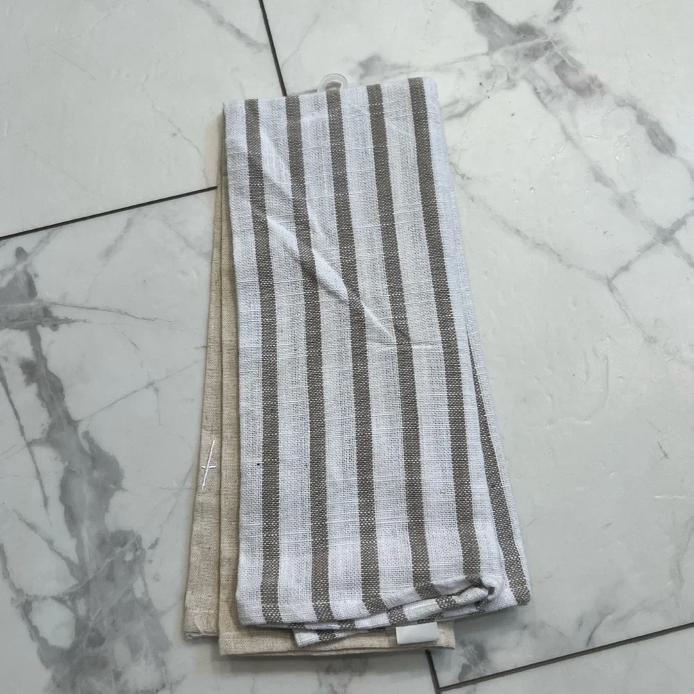 Target Tan and White Kitchen Linens Set